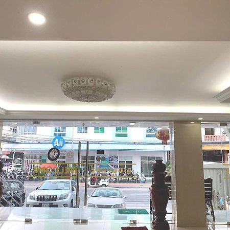 Centrana Hotel Phnom Penh Dış mekan fotoğraf