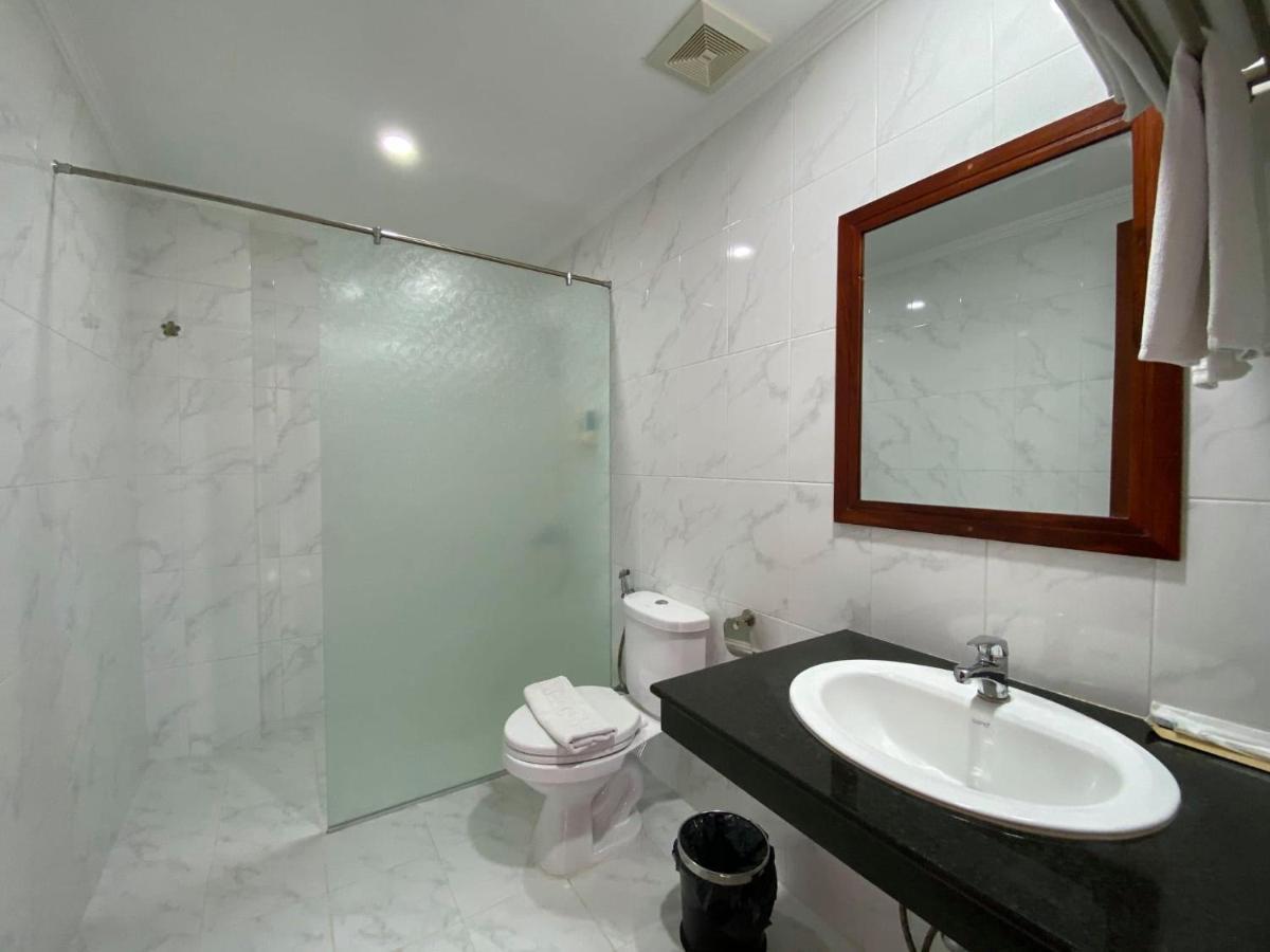 Centrana Hotel Phnom Penh Dış mekan fotoğraf