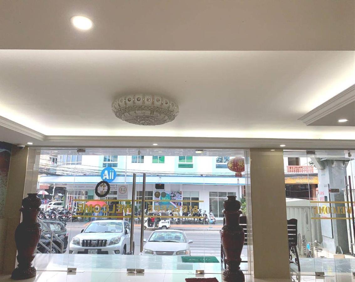 Centrana Hotel Phnom Penh Dış mekan fotoğraf